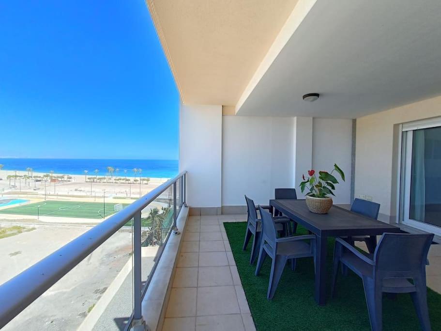 Mar Y Sal 12 Suites, Gran Terraza Con Vistas Al Mar, 2 Hab, Garaje Y Piscina Roquetas de Mar Luaran gambar
